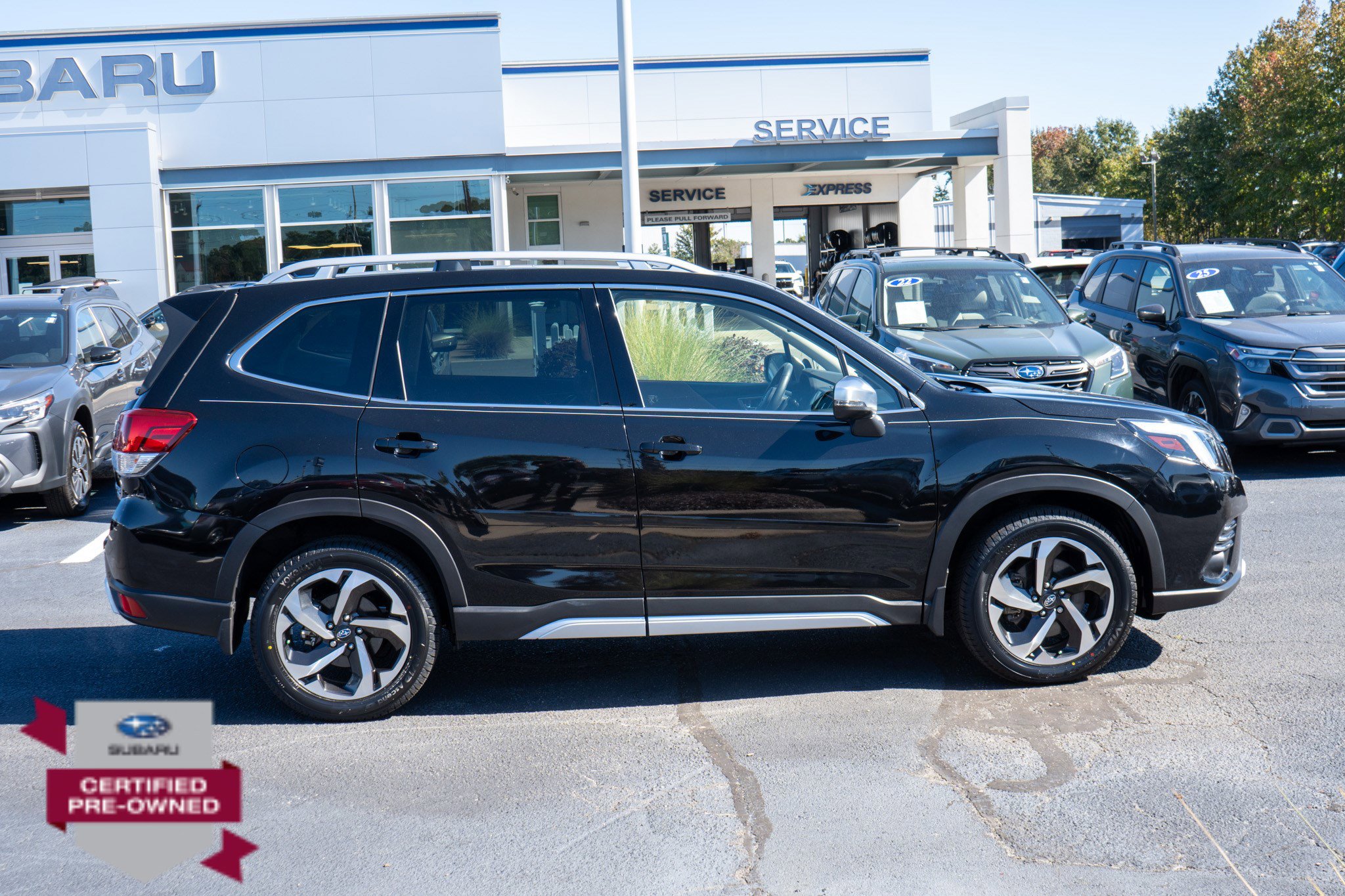 2022 Subaru Forester Touring photo 2