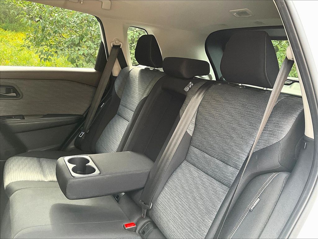 2021 Nissan Rogue S photo 22