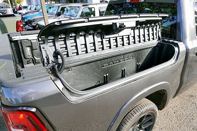 New 2026 Granite Crystal Metallic Clear-Coat Exterior Paint RAM Laramie image 11