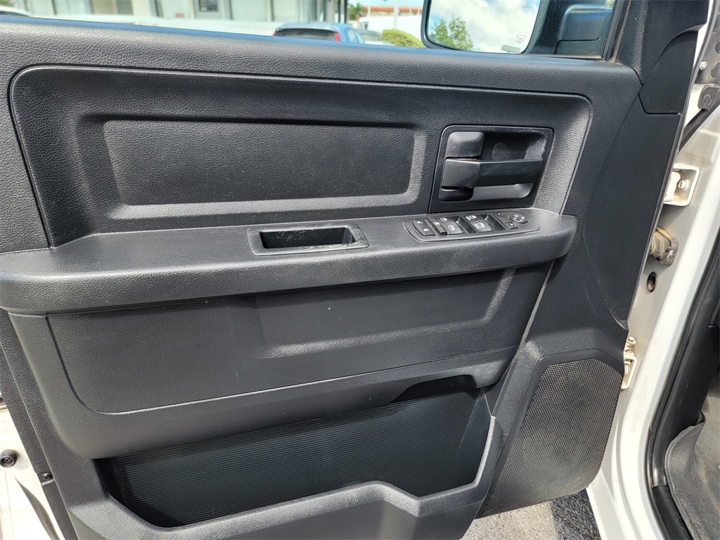 2016 Ram 1500 Express photo 14