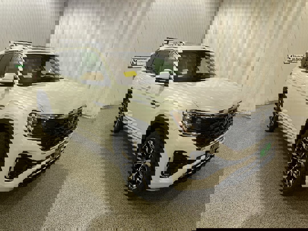 2026 Volkswagen Atlas SEL Premium R-Line's photo