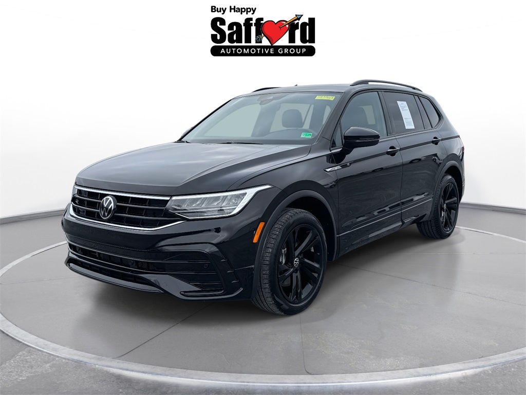 2023 Volkswagen Tiguan SE R-LINE BLACK's photo