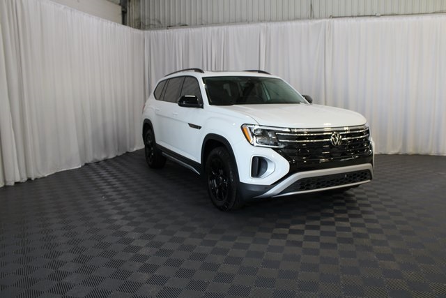 2025 Volkswagen Atlas Peak Edition SE photo 29