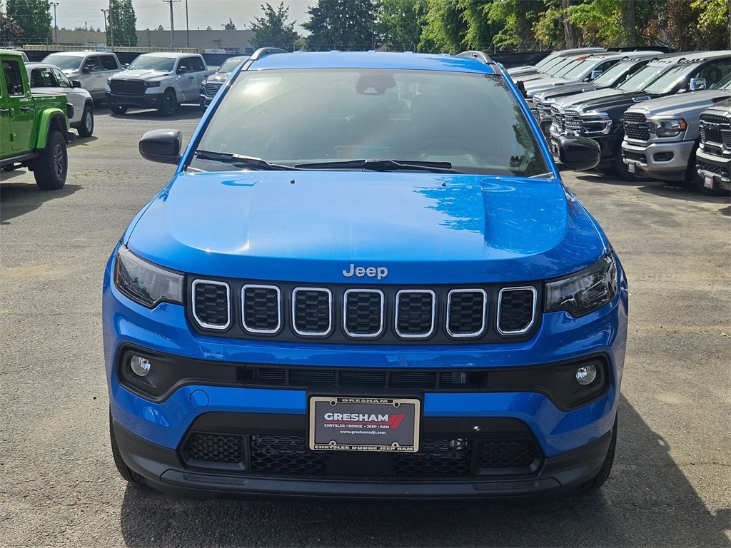 2025 Jeep Compass Latitude photo 2
