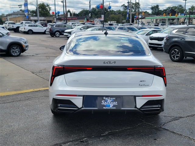 2026 Kia K5 GT-Line photo 5