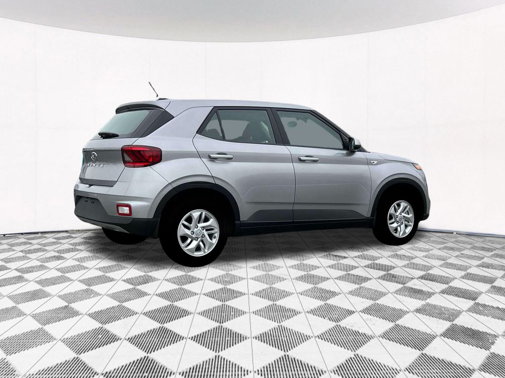 2025 Hyundai Venue SE photo 7