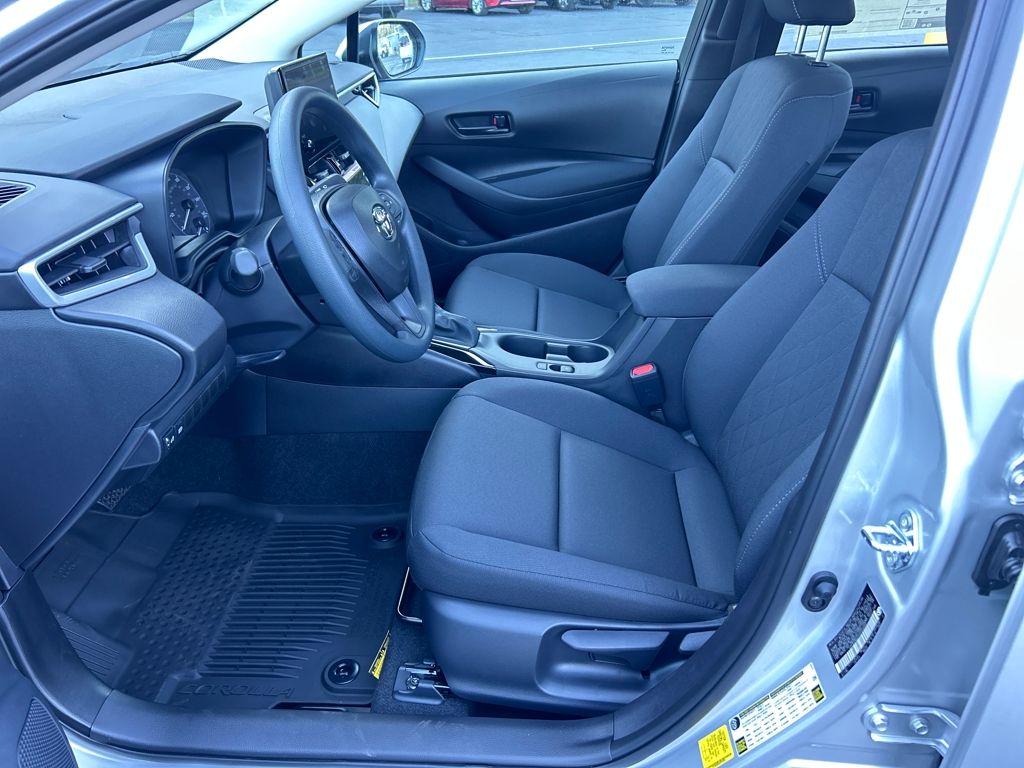 2025 Toyota Corolla LE photo 16