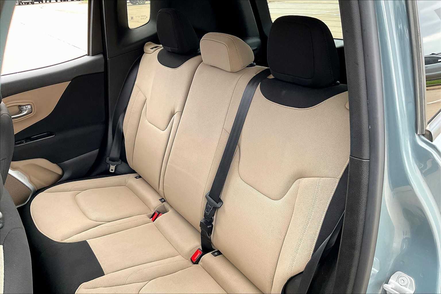2017 Jeep Renegade Latitude North Edition photo 17