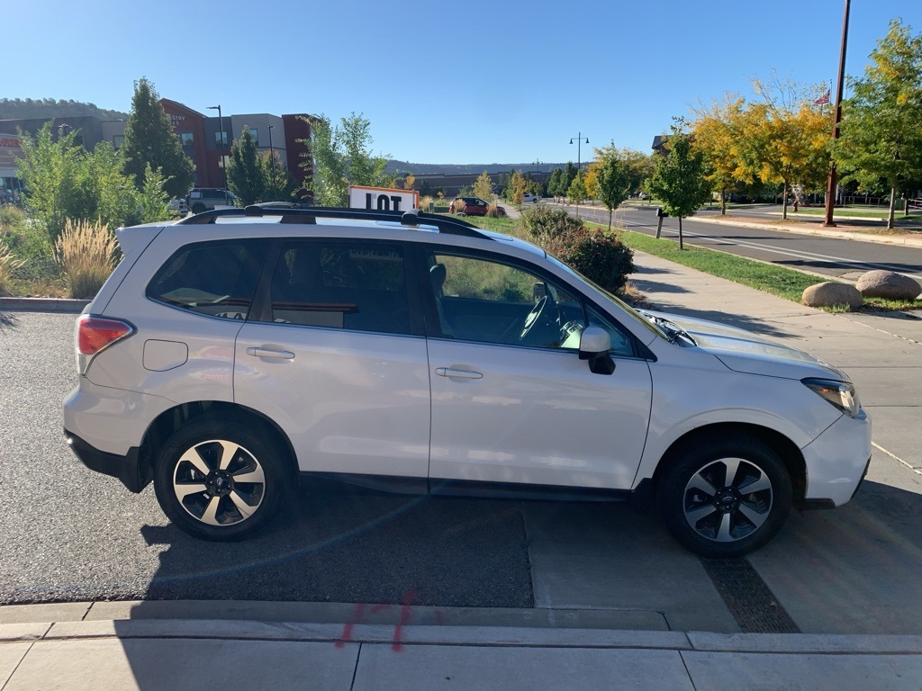 2017 Subaru Forester 2.5i Limited photo 4
