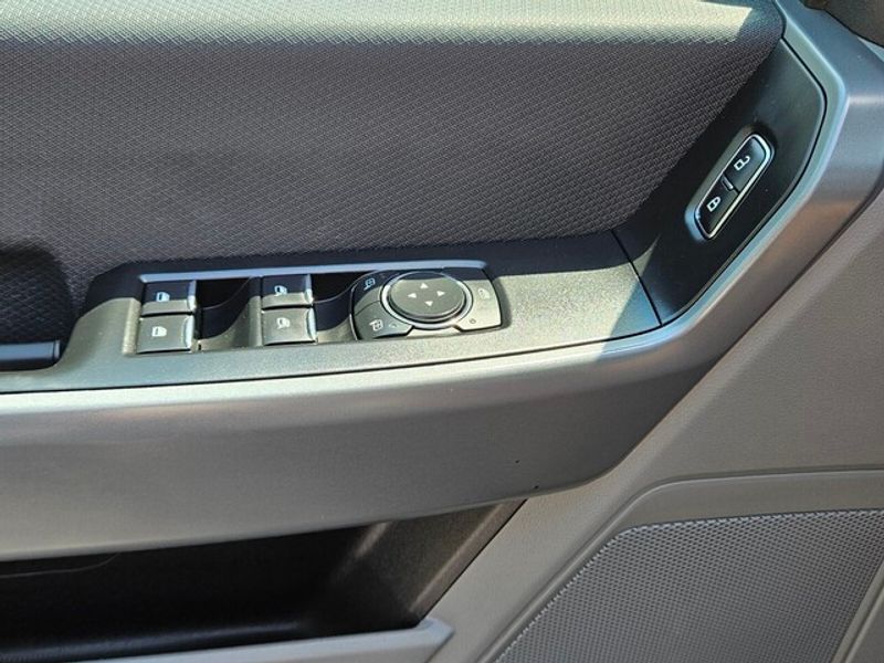 2023 Ford F-150 XLT photo 28