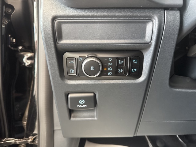 2025 Ford F-150 XLT photo 16