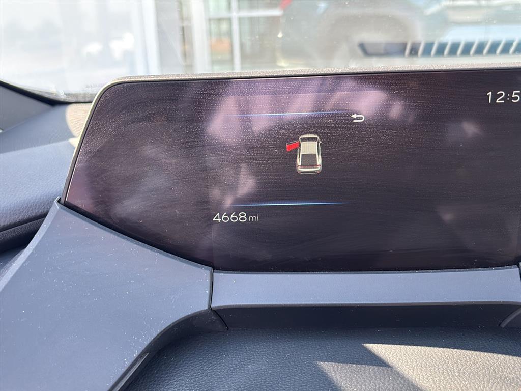 2025 Toyota Prius XLE's photo