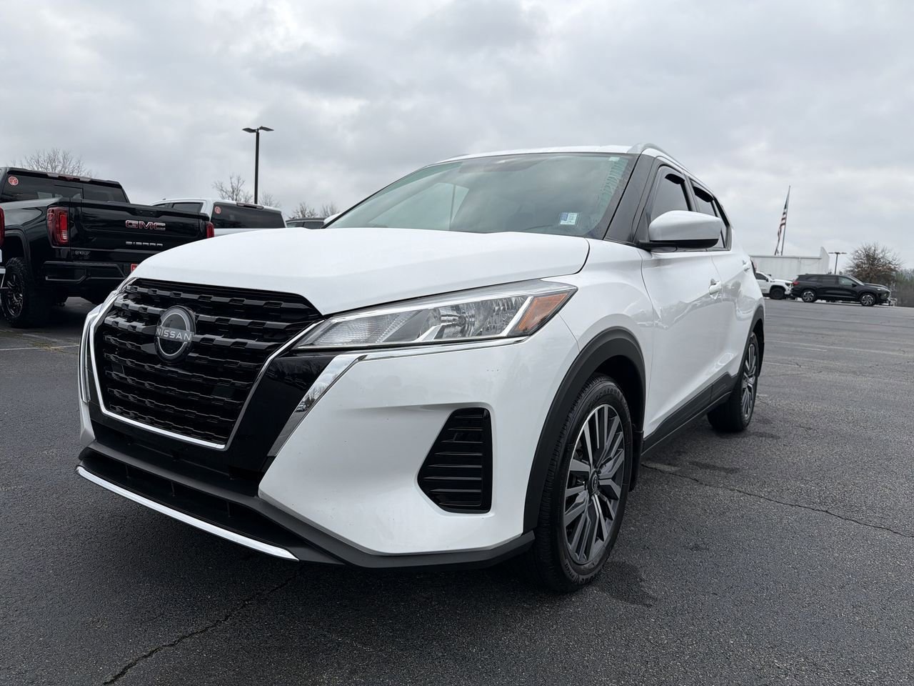 2023 Nissan Kicks SV