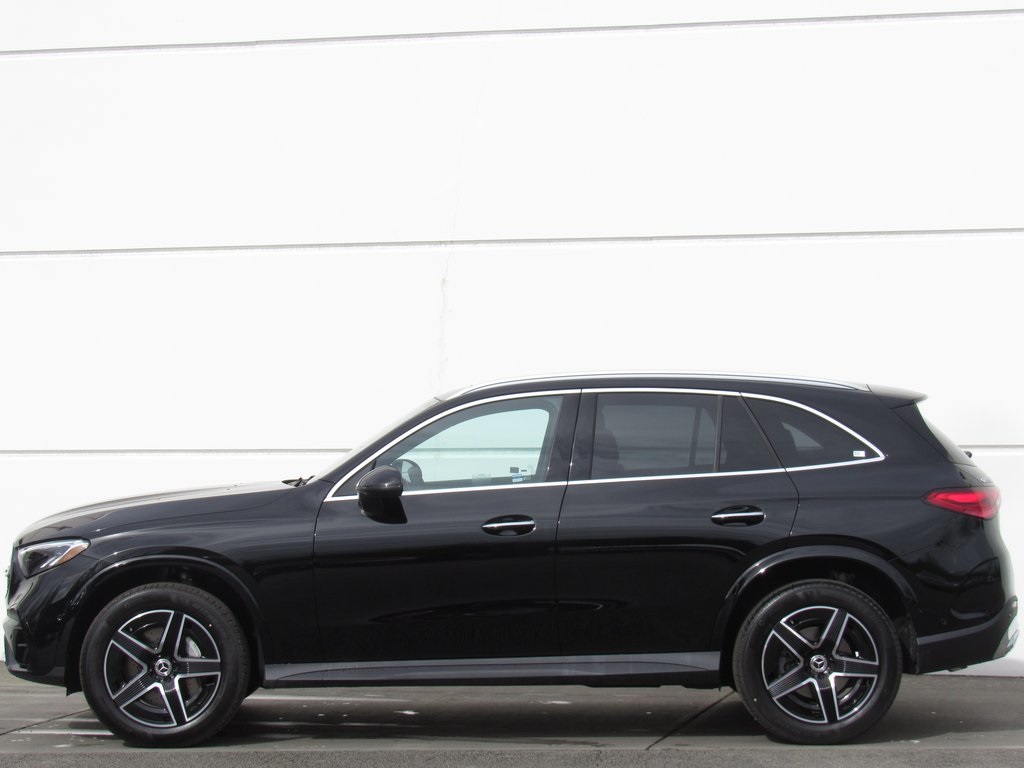 2025 Mercedes Benz GLC 300 4MATIC photo 4