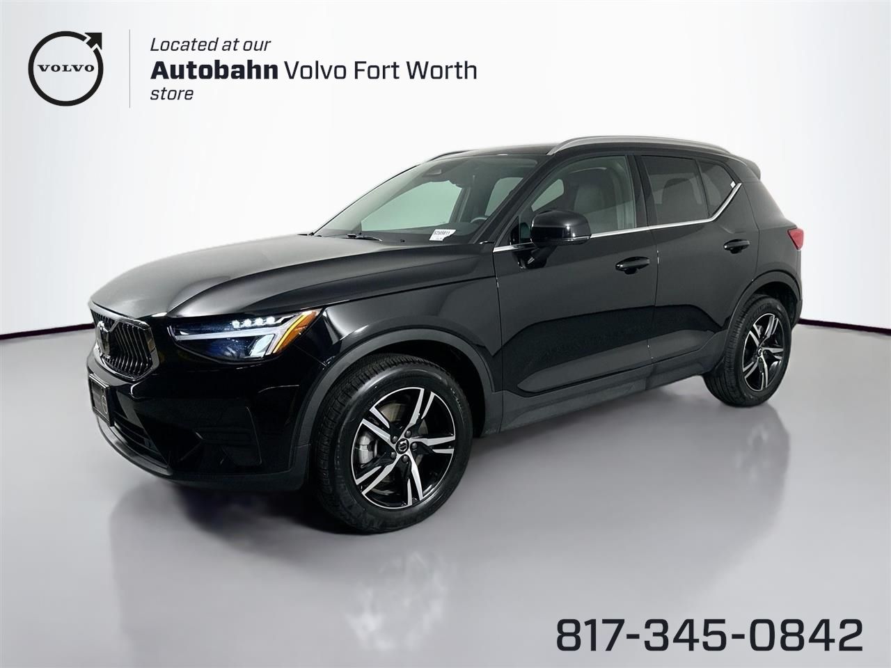 2025 Volvo XC40 Core's photo