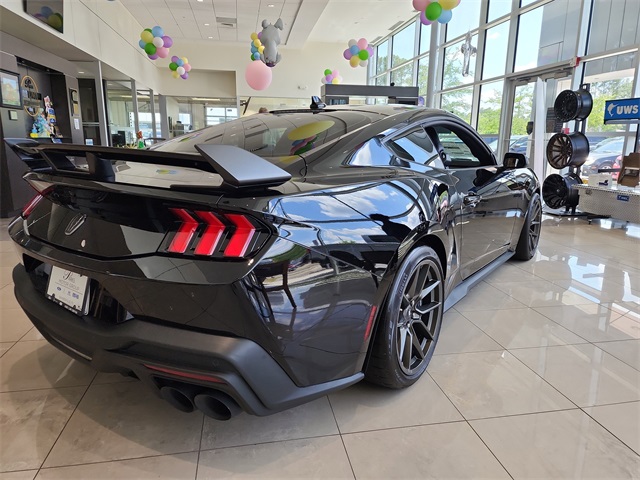 2024 Ford Mustang Dark Horse Premium photo 3