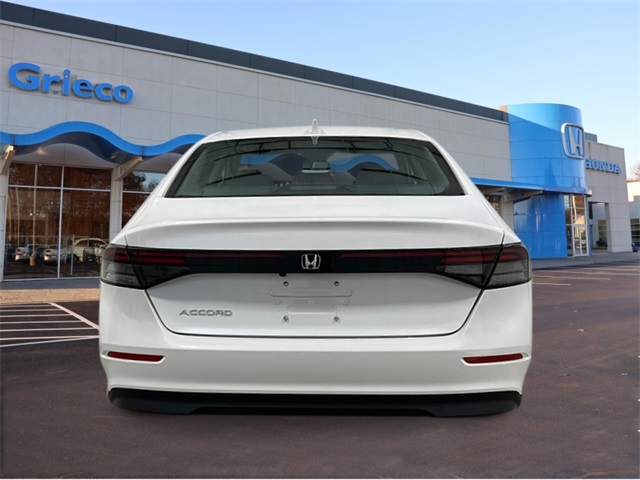 2025 Honda Accord LX photo 3