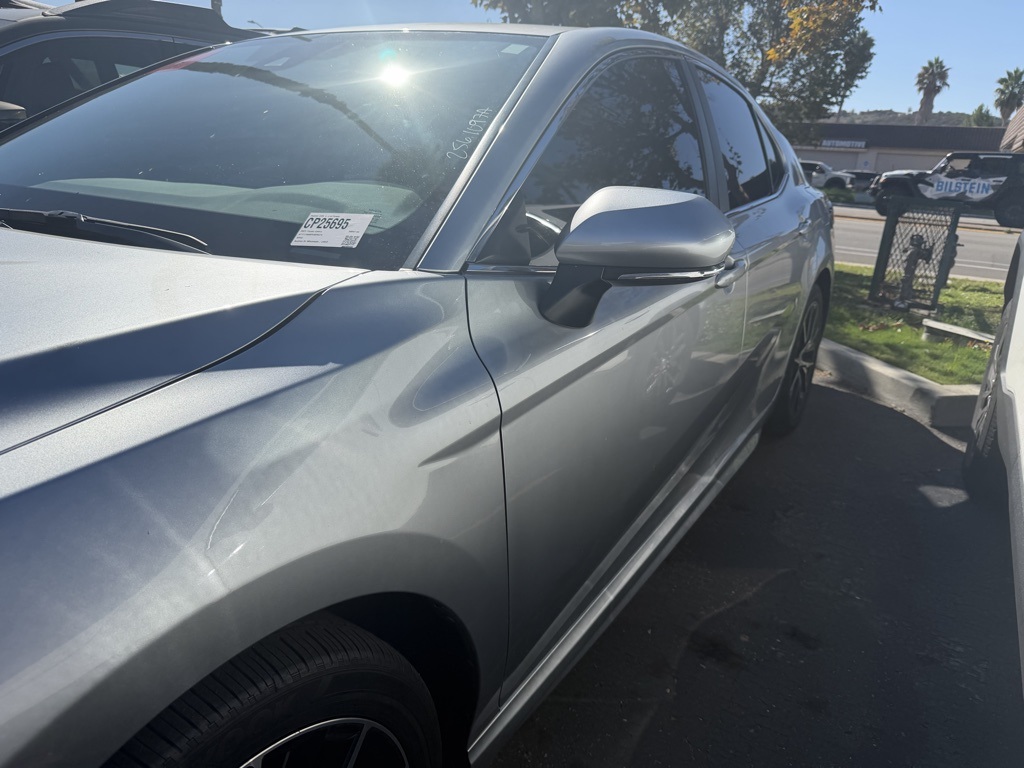 2023 Toyota Camry SE photo 3