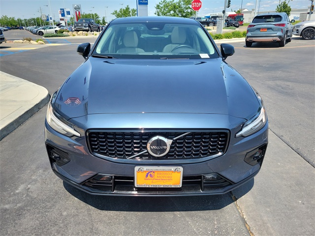 2024 Volvo S60 Ultimate AWD photo 4