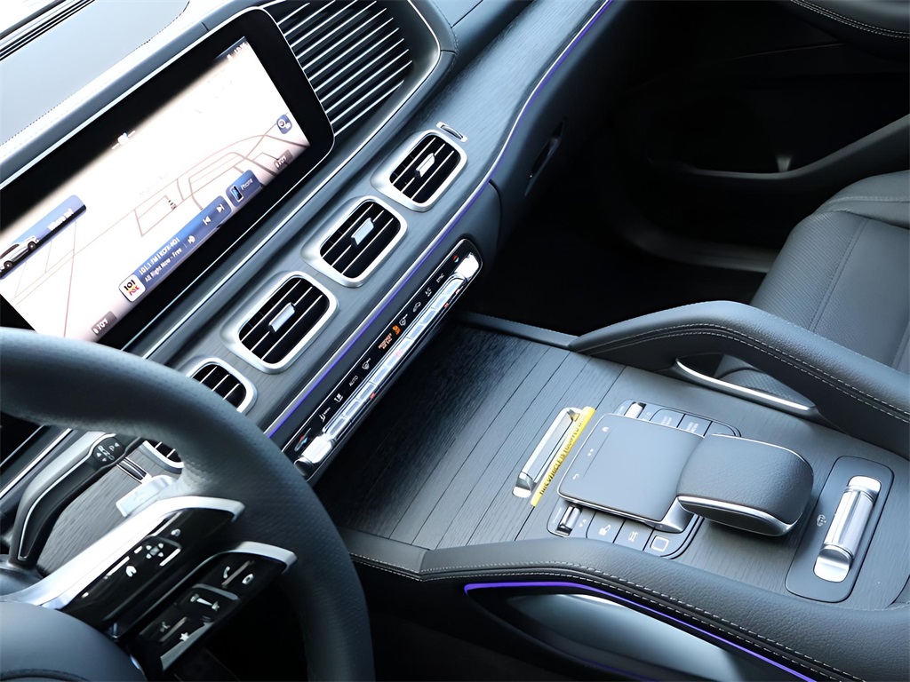 2025 Mercedes Benz GLS 450 4MATIC photo 21