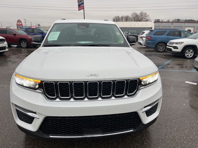 2023 Jeep Grand Cherokee Limited photo 2