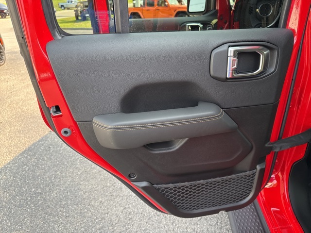 2025 Jeep Gladiator Willys photo 17