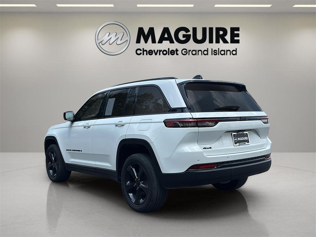 2023 Jeep Grand Cherokee Altitude photo 4