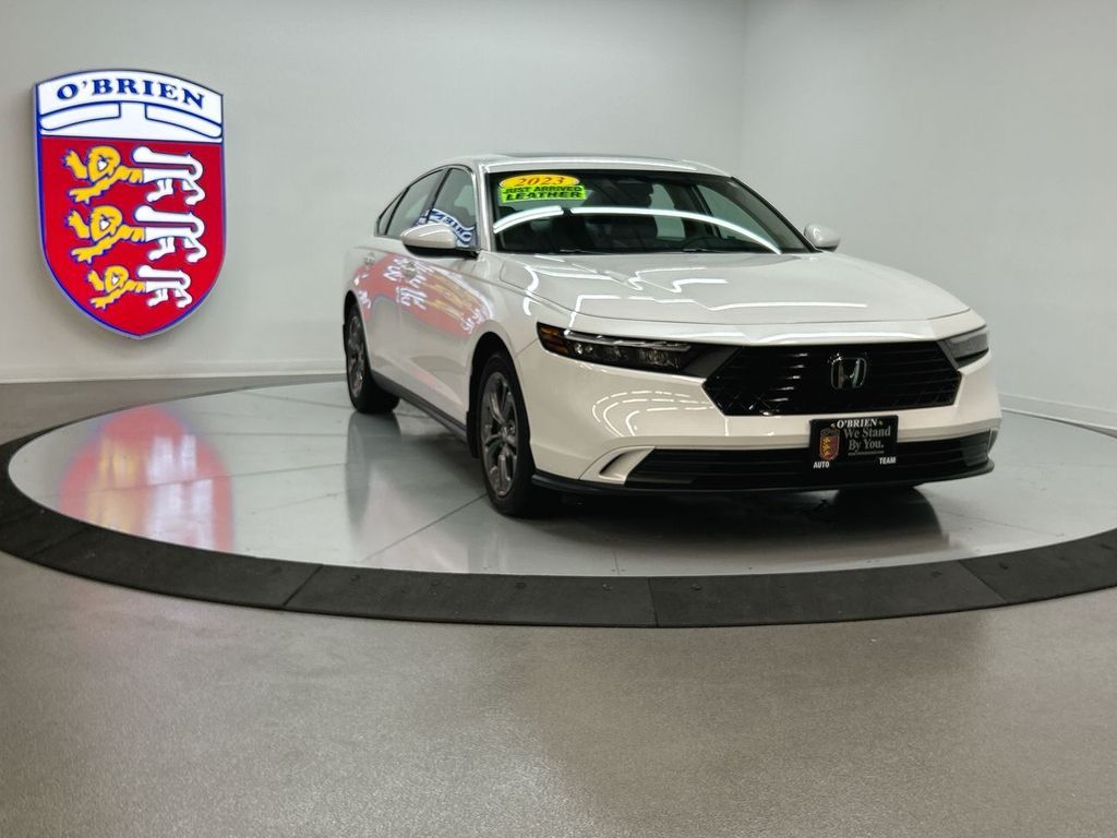2023 Honda Accord EX's photo
