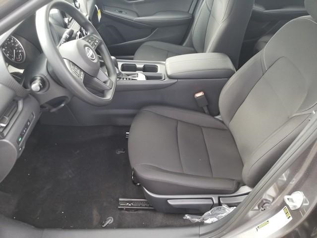 2025 Nissan Sentra S photo 3