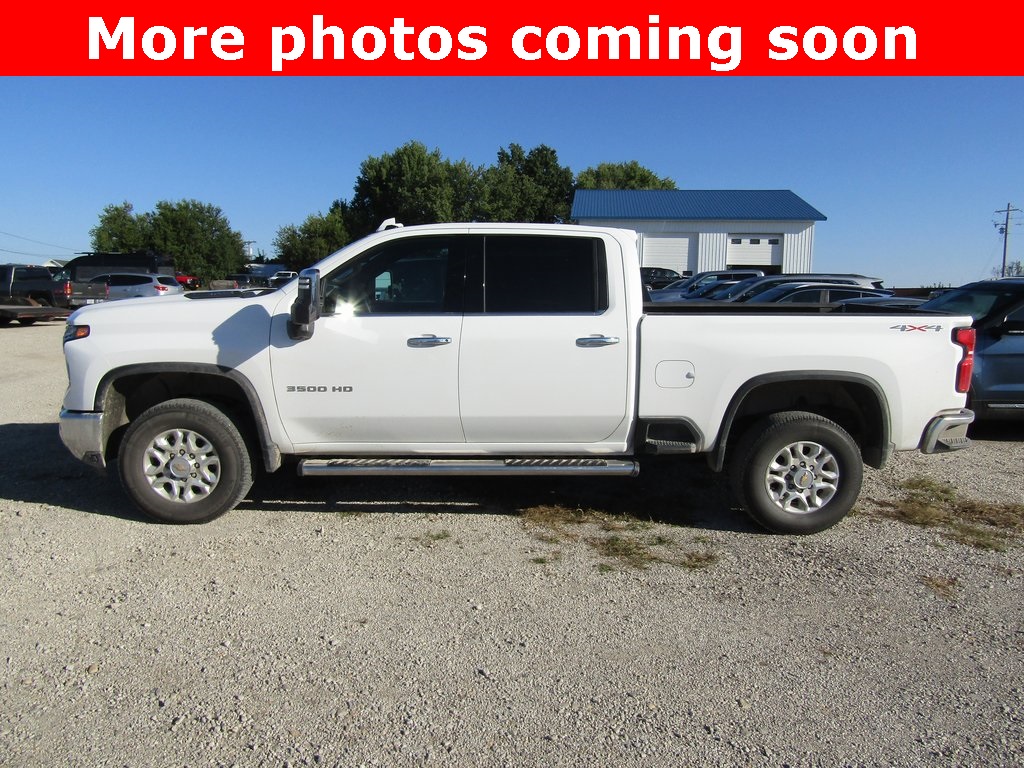 2025 Chevrolet Silverado 3500HD LTZ photo 2