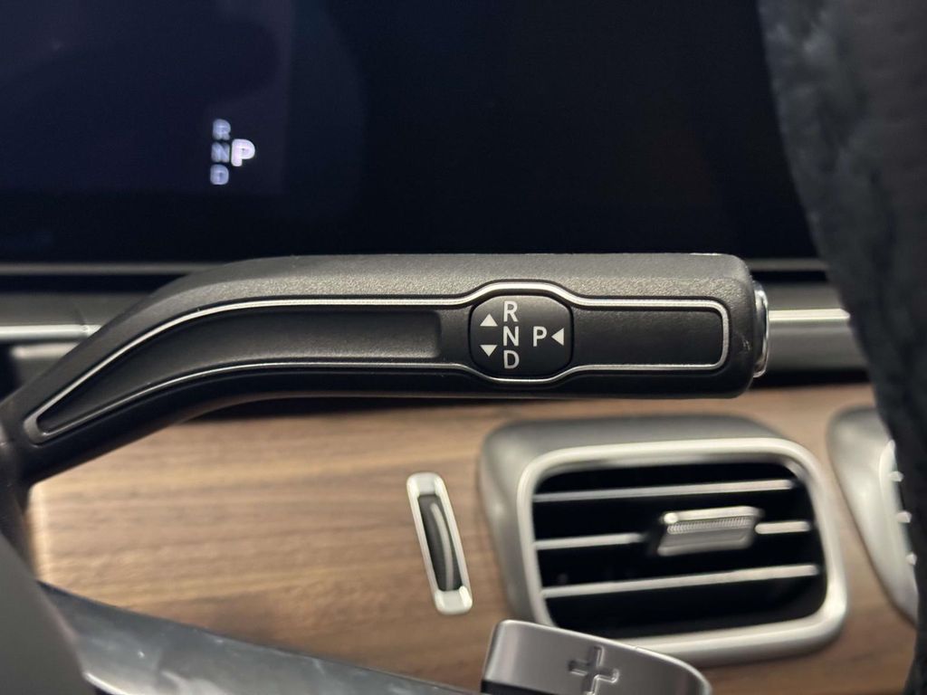 2026 Mercedes Benz GLS 450 4MATIC photo 11