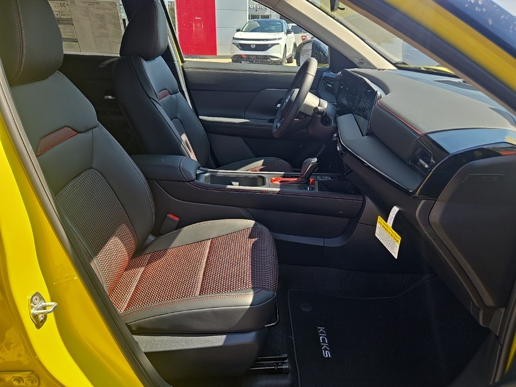 2026 Nissan Kicks SR photo 23