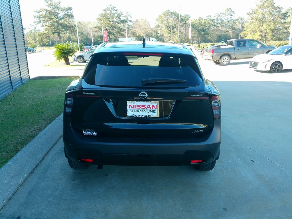 2025 Nissan Kicks SV photo 3