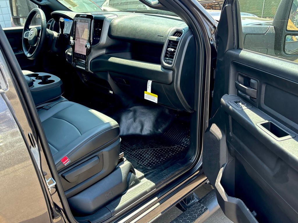 2025 Ram 3500 Tradesman photo 23