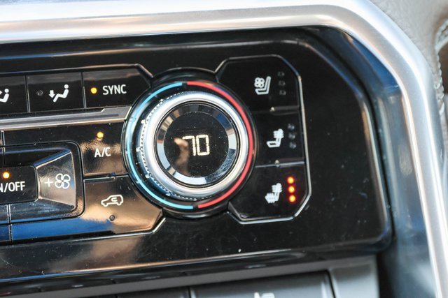 Used 2022 White Frost Tricoat GMC Denali image 31