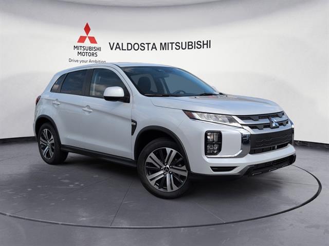 2025 Mitsubishi Outlander Sport ES's photo