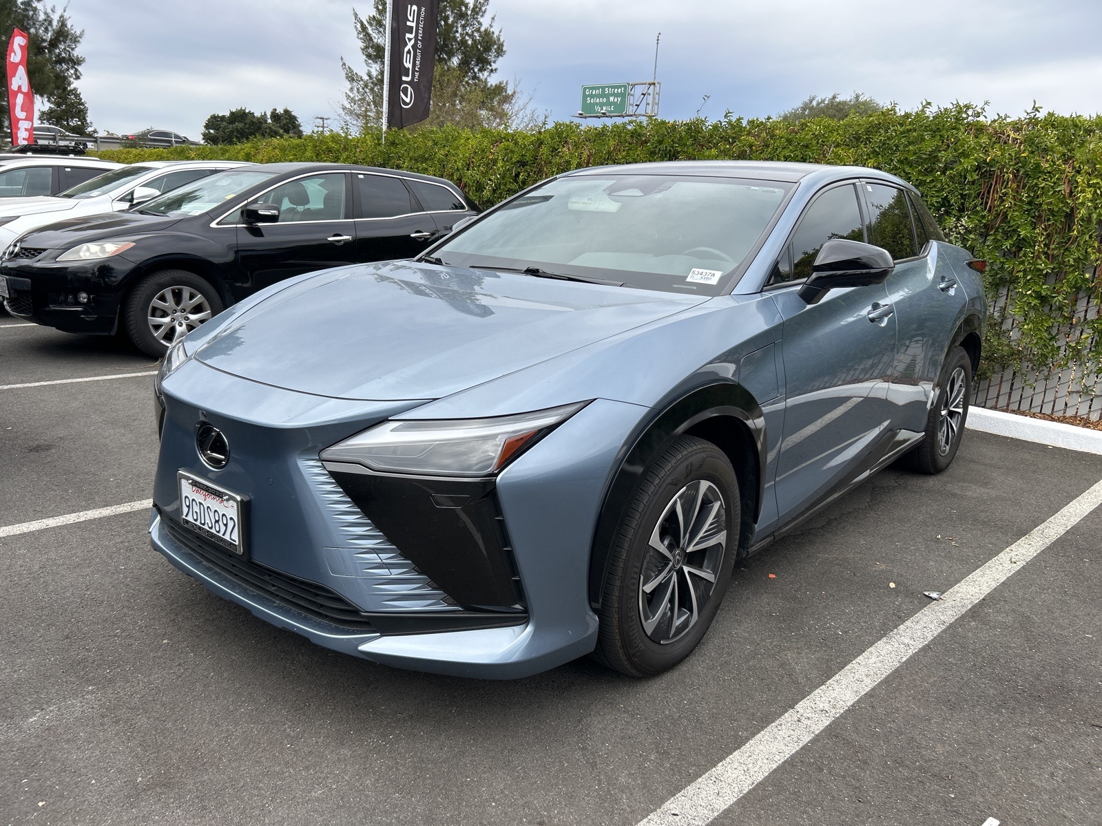 2023 Lexus RZ 450e Premium photo 5
