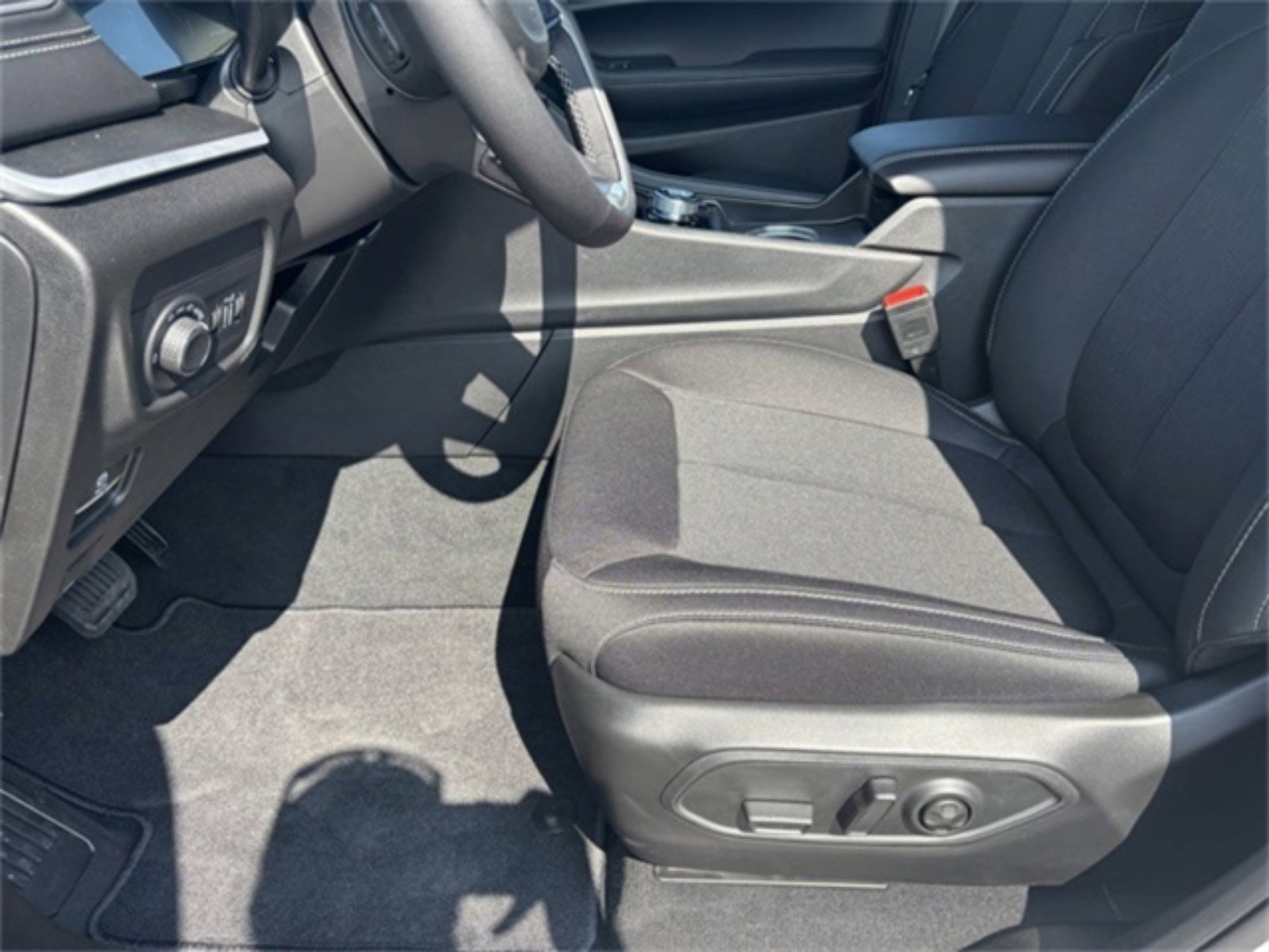2025 Jeep Grand Cherokee Laredo Altitude photo 16