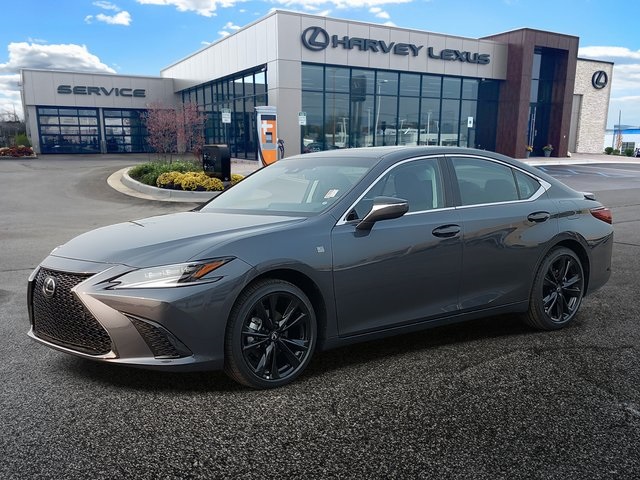 2025 Lexus ES Hybrid 300h's photo