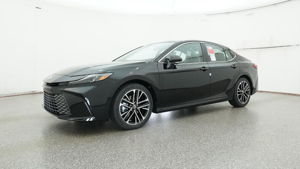 2025 Toyota Camry XLE photo 4