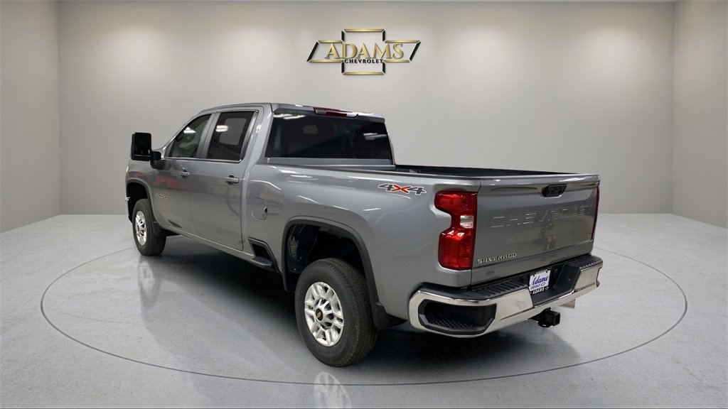 2025 Chevrolet Silverado 2500HD LT photo 3