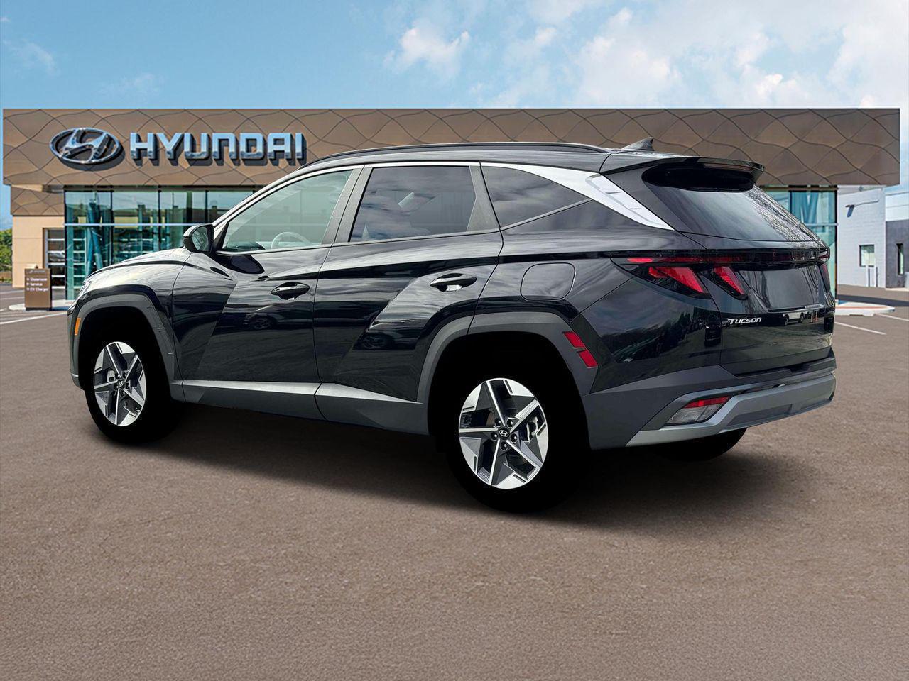 2025 Hyundai Tucson SEL photo 2
