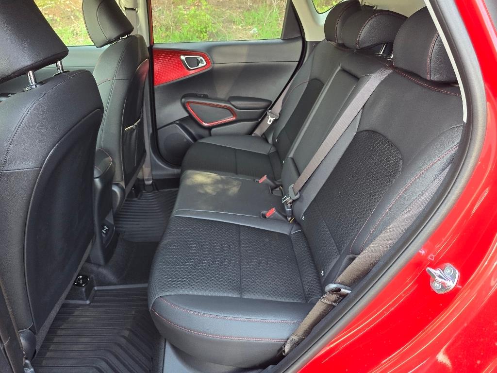 2025 Kia Soul GT-Line photo 4