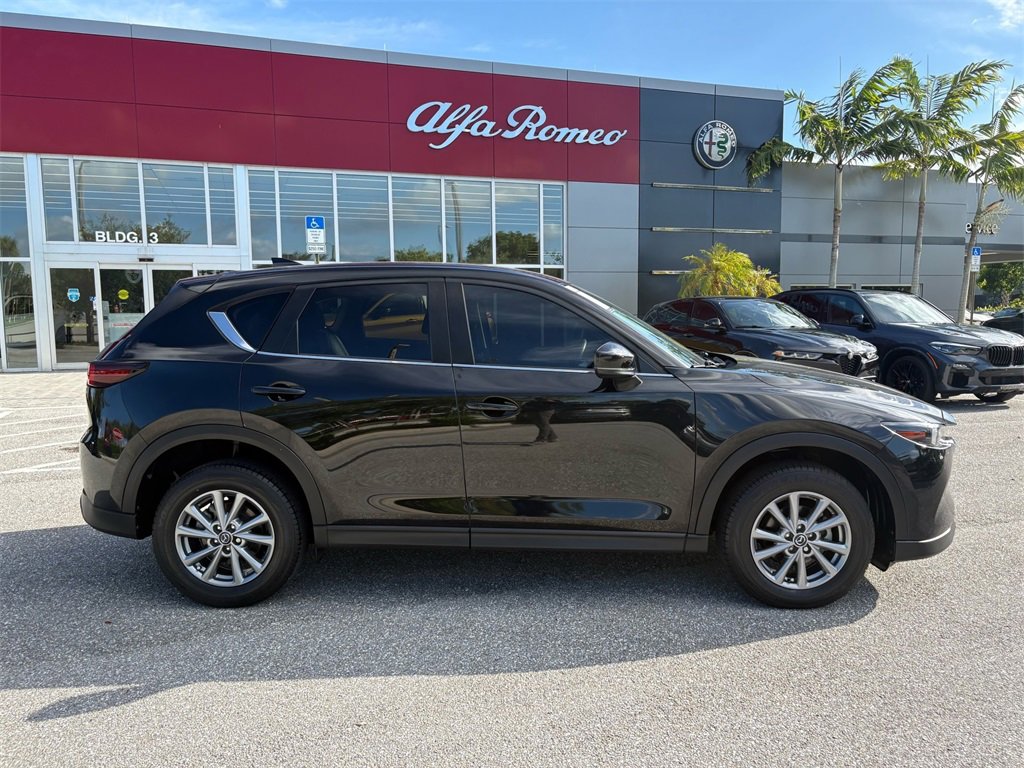 2022 Mazda CX-5 2.5 Select photo 2