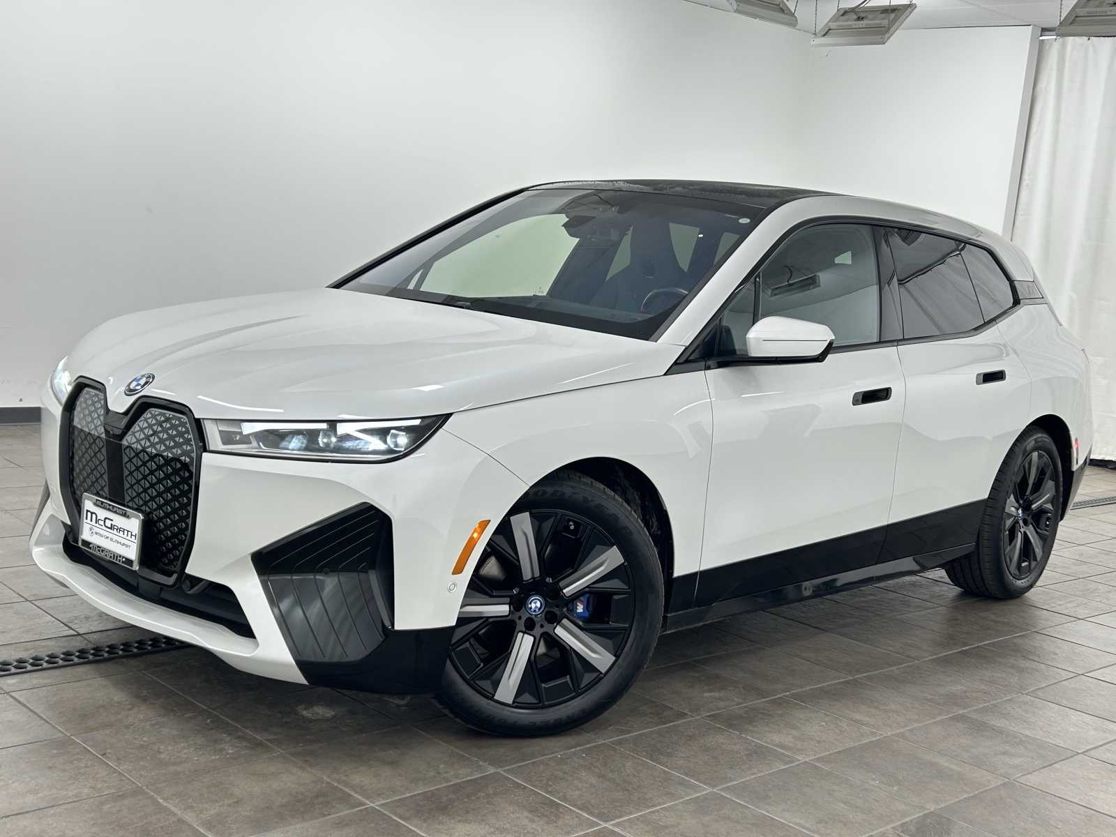 2025 BMW iX M60's photo