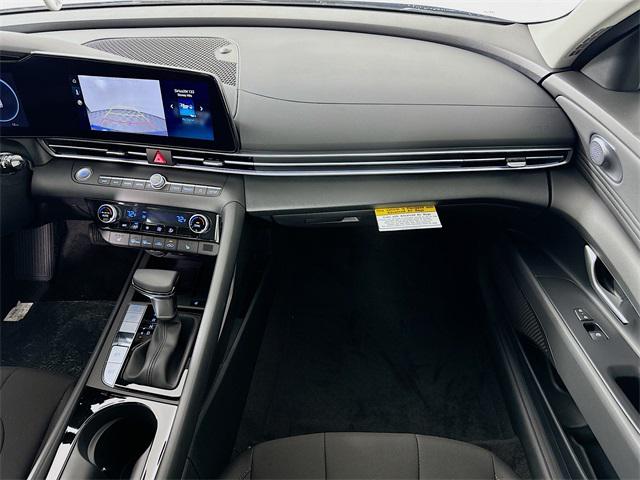 2025 Hyundai Elantra SEL Convenience photo 30