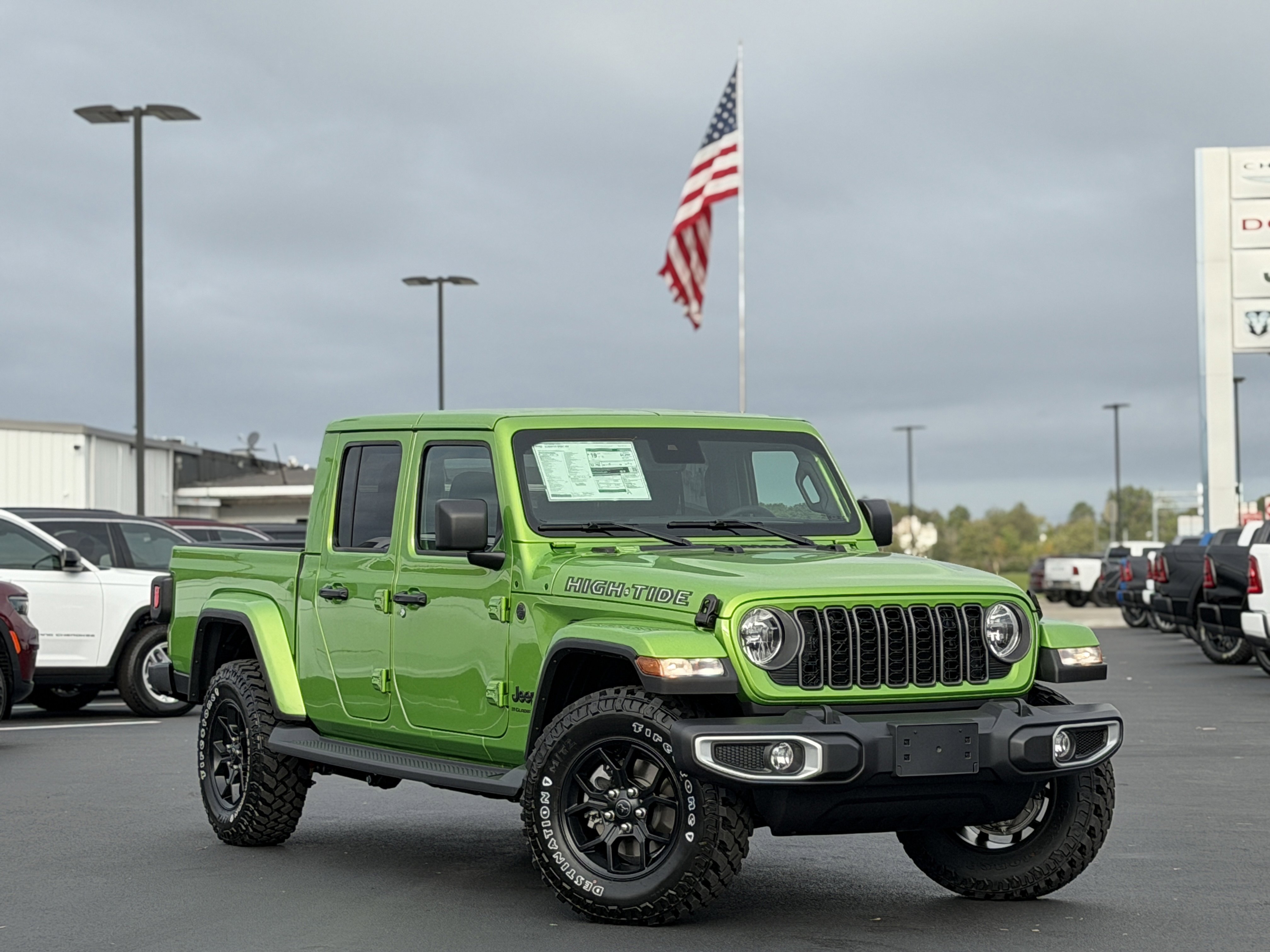 2025 Jeep Gladiator High Tide's photo