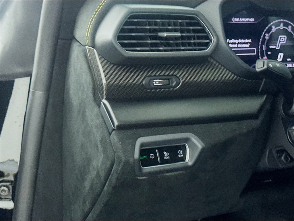 2024 Lamborghini Urus Performante photo 9