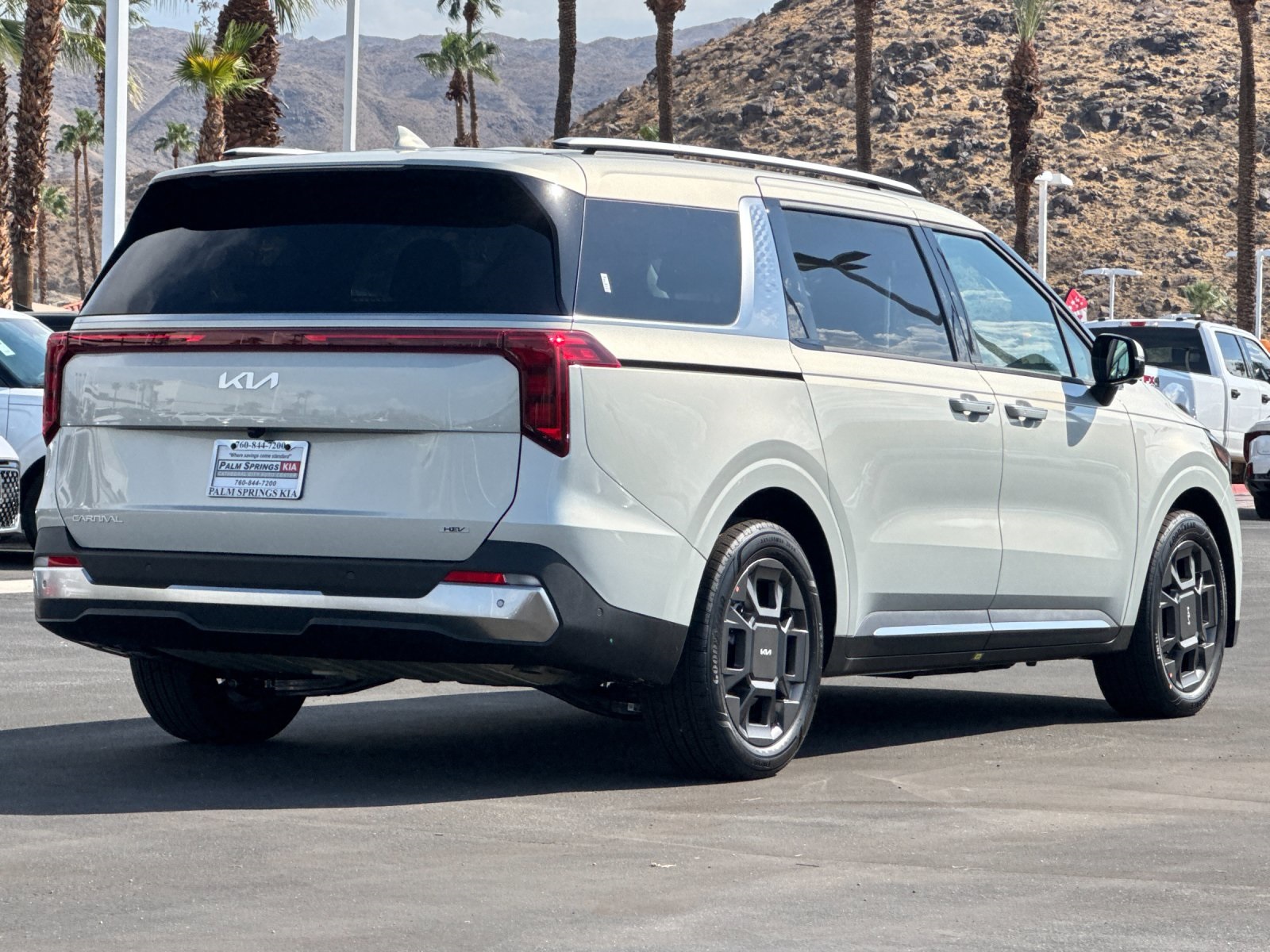 2026 Kia Carnival SX photo 3