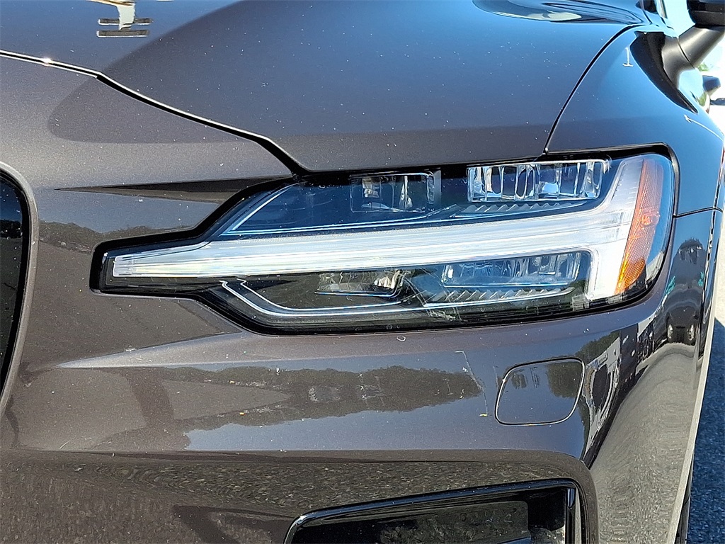 2025 Volvo S60 B5 Core photo 10